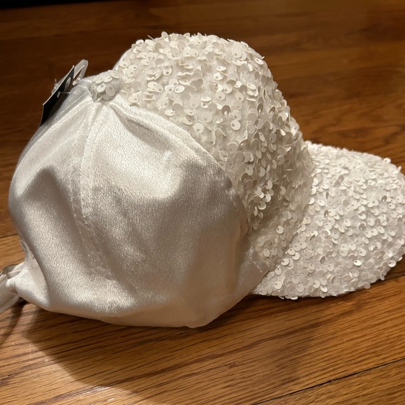 NWT Illuma Sequin & Satin Adjustable Baseball Cap - Picture 3 of 3